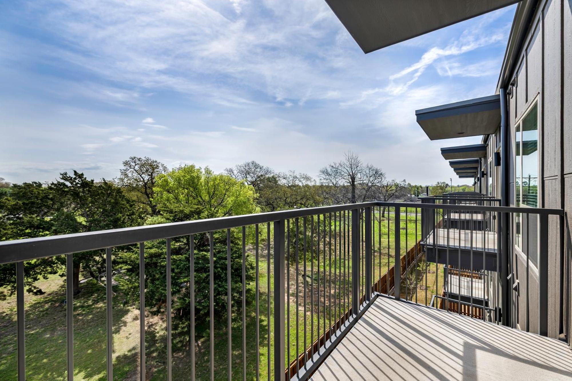 Railyard Apartments By Barsala Denton Habitación foto